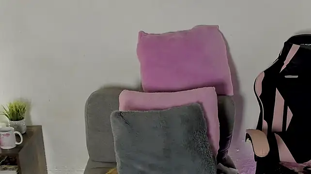 MicahelaHot69 - make me very hot