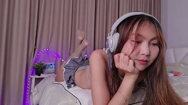 Hotaru_baby - My palm slide into my panties and rub