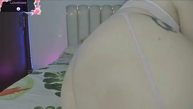 Yelenaowens - ride dildo