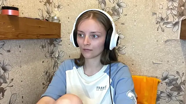 EmyMiu - Playfully Bite My Lips