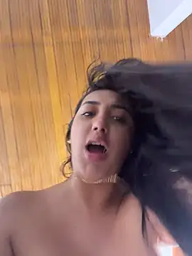 Hannahoff - My friend suck my boobs