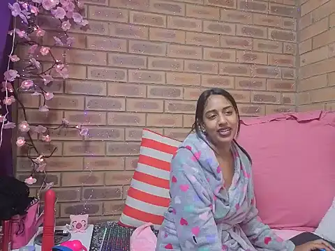 Indiansexkitten24 - me down