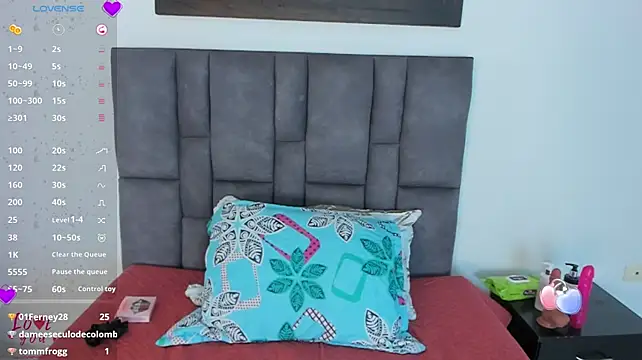 Viioleta_stone - show boobs + squeeze them
