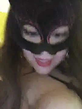 Conejita69n_n - Juego con mis pezones? 🔥