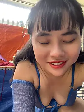 Fishinggirl2k - Domi massages the vagina for 5 minutes.