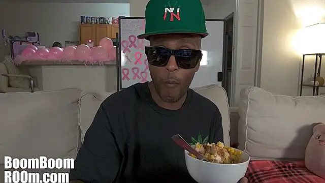 Boomboomr00m - Pussy Play 🌸 LT Chooses Pink Toy(s)