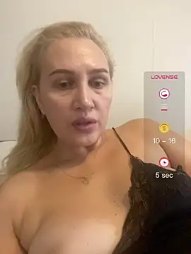 YourBlondee