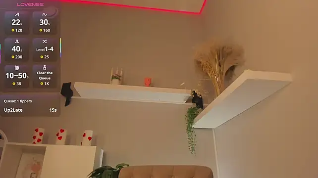 Emma__Leee - Ride dildo + control toy 5 min
