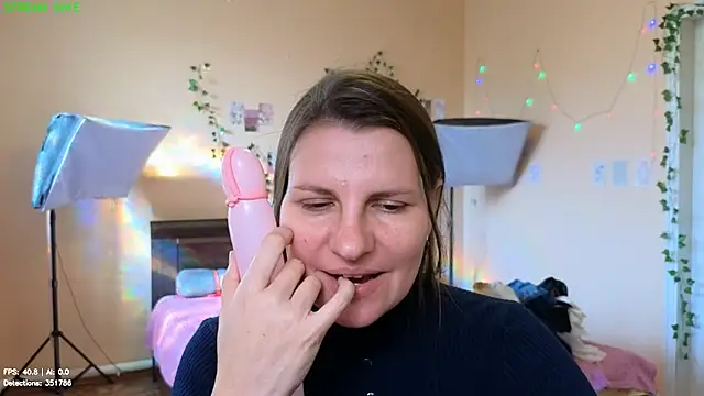 Mirabelle_Velvet