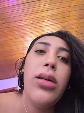 Hannahoff - My friend suck my boobs