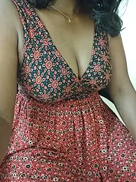 Tamil_aruna69 - Boobs oil massage