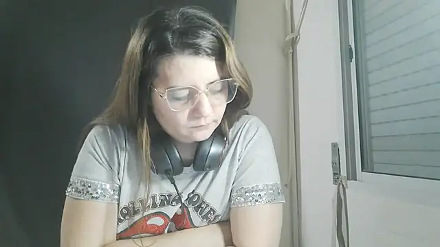 Mikii_ - Flash boobs!