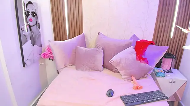 Gema_ivette - Sexy Cameltoe Playing