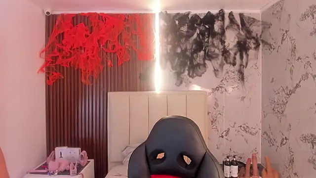 MADISON_ROWAN1 - Rub ice in my tits and moan❤️‍🔥😋