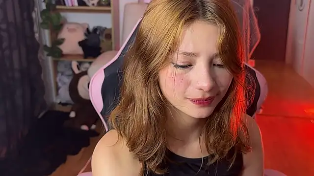Ari_kat - tits job 🙈