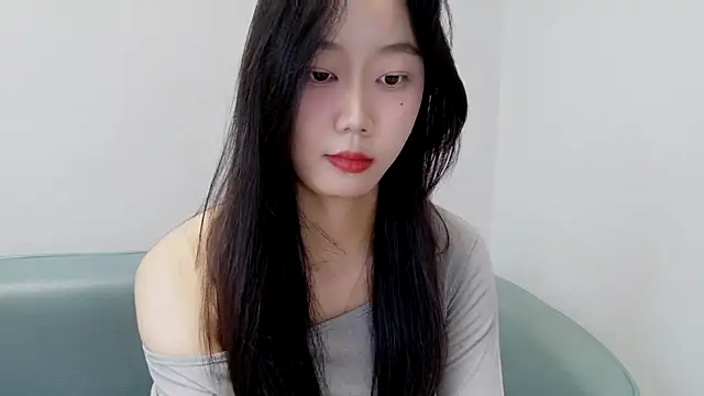 Yuyu9988 - 让逼逼麻麻的