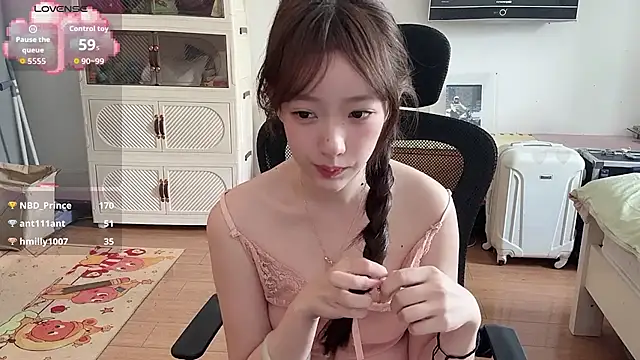 Umi-dd - 穿丝袜给爸爸舔jj外加控制8min👅