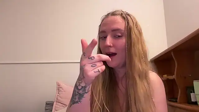 Pattyworld69 - twerk + spread/wink