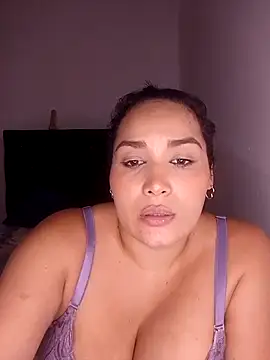 Traviesa_vale - send me a pm😘