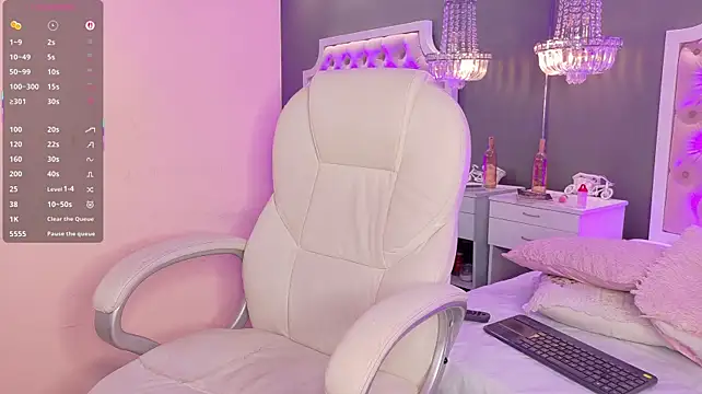 TifanyWolft - Ahegao 👅🍒 + show titts🍒