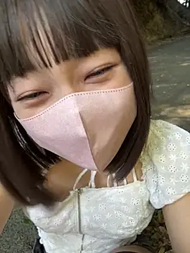 Ema_xx - ゴール達成で有料で盗撮アングルスクワット外でしちゃいます…♡♡