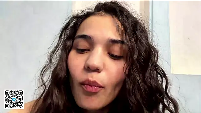 BrendaBennett - replace panties with hands