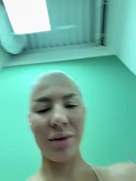 NewLale - Spread naked ass to camera
