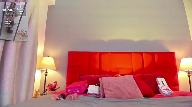 Melissa_Koster - 🔥Rub my pussy over my panties💋