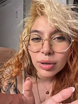 YunoRose_ - Finger in my pussy
