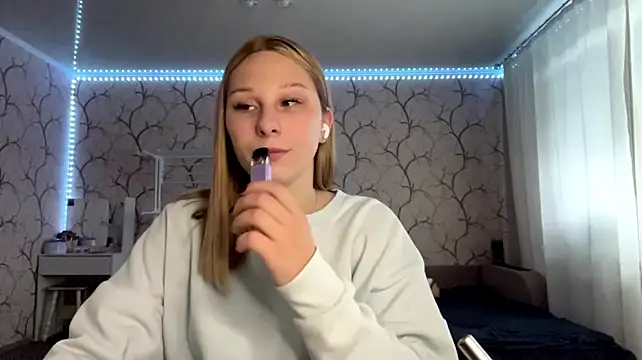 AvelinaCoch - Slap on the butt 3 times