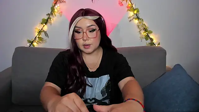 Valyi_ - Flash boobs + oil