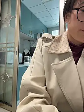 Little-strawberry - 全裸5分钟➕肉棒磨bb