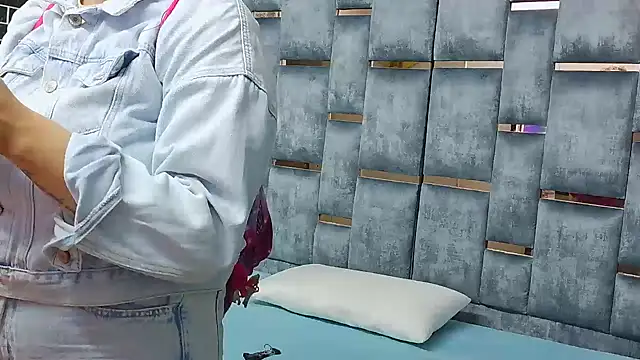 TaliaSkyx21 - 🍒BOOBS OUT X5MN😇🐱‍🏍.