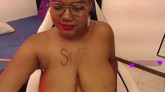 Rosebeckersx - Spank tits wooden paddle x 100🤚🏾🔥