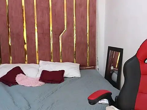 SexyLeila22 - Play with the dildo in my pussy