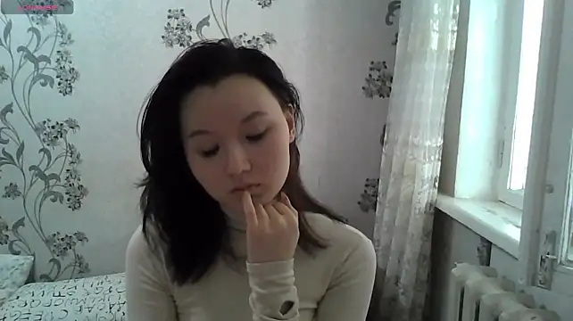 QuyenLuellen - Lick my sweet lips