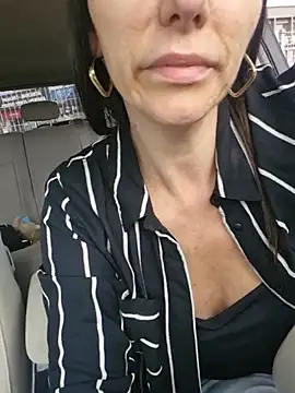 Milflovelyxxx - Drive me creazy with your touch
