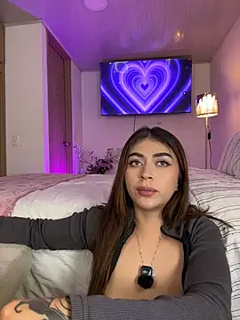 Babesamanta - tease me with your boobs😈