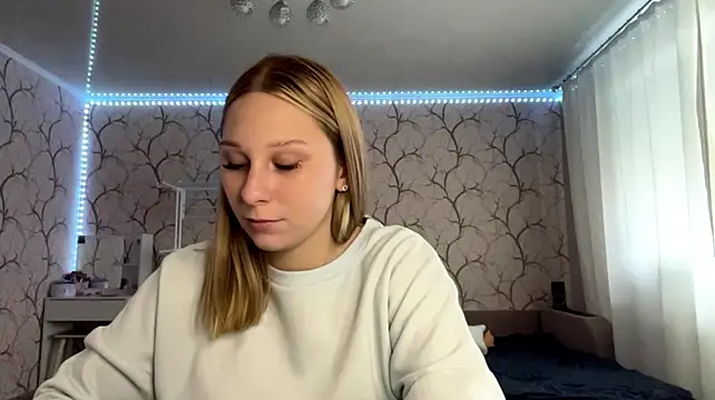 AvelinaCoch - Slap on the butt 3 times