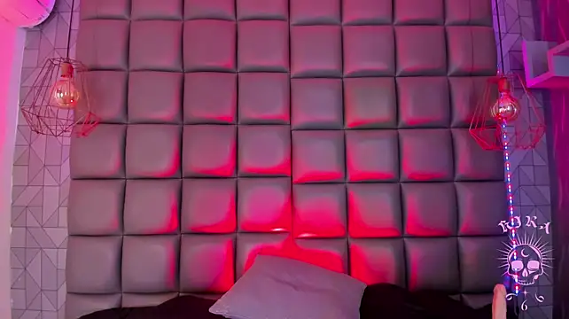 Kira_vance - dance+plug
