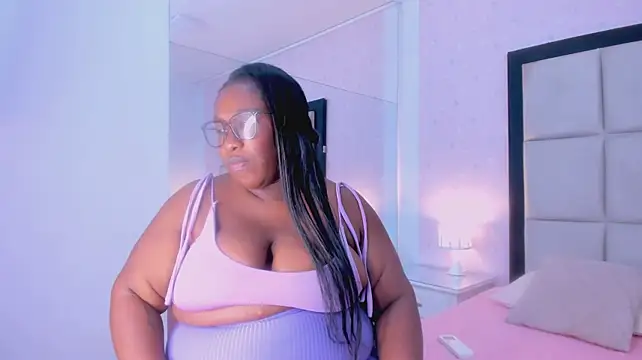 TreisyVixen - Sexy stretches on the floor