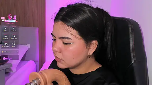 Klhoe_boobs - 2 minutes on the machine