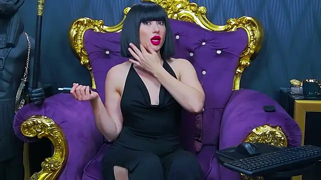 LaraMaeve - Worship my ass!!