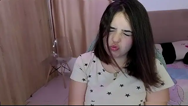_alicia_z - Domi check for 2 minutes