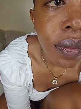 Cum-Quin - Sloppy blowjob ,while playing with pussy