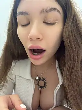 FlashTitsRoyal - CAMEL TOE + DROOLING AHEGAO + SOFT MOAN