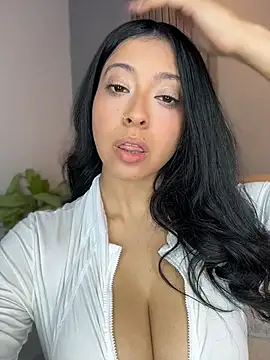 Valery_Evaans - Blow Job with lost of saliva on tits 🍒