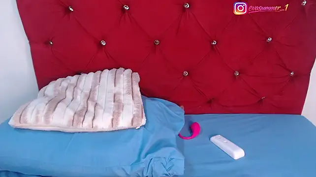 Evasummer1 - UNICORN DILDO IN THE ASS