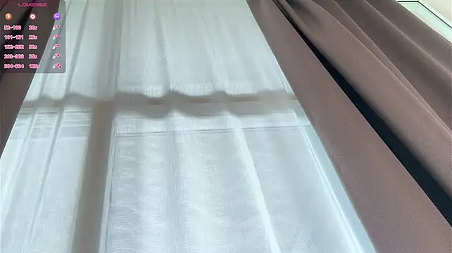 LindaFarm - mash my boobs under the top
