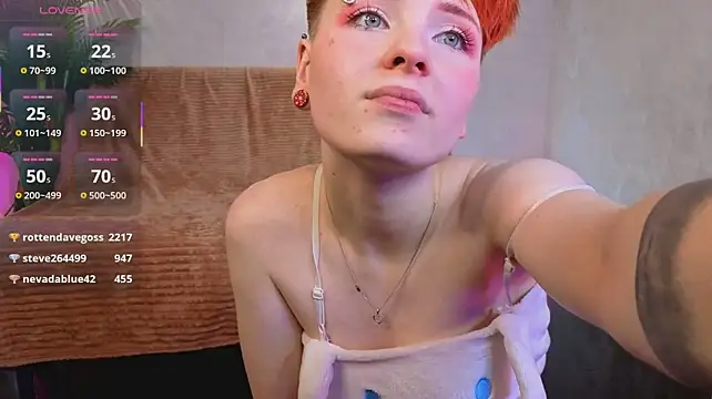 Furry_foxy - Show asshole close to camera :)
